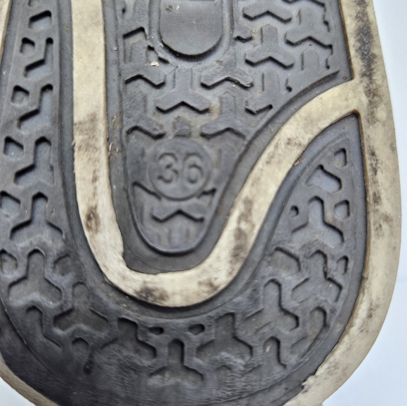 DOGO Women Vegan Leather Sneakers Tweety. Size 36. Warner Brothers. - Picture 9 of 9